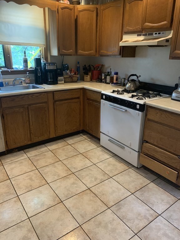 64 Garrison Ave, West Somerville