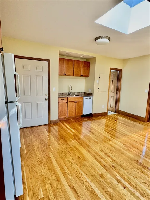 366 Bunker Hill St, Medford Street / The Neck