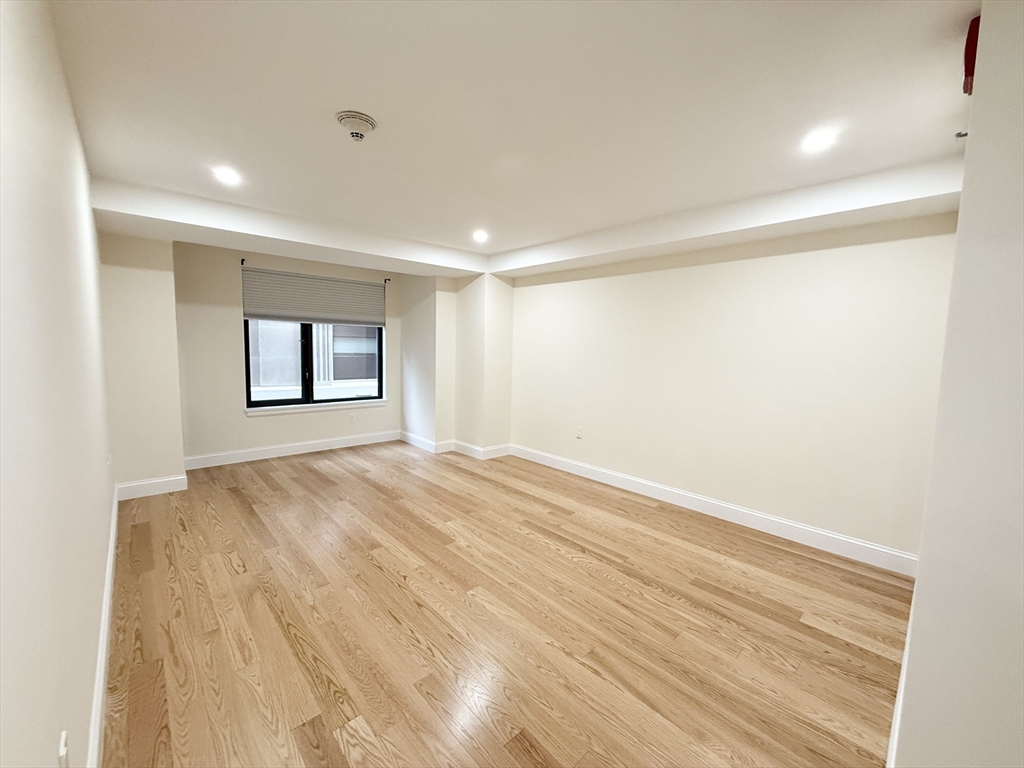 165 Tremont St, Midtown