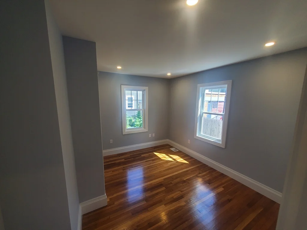 29 Helena Rd, Dorchester