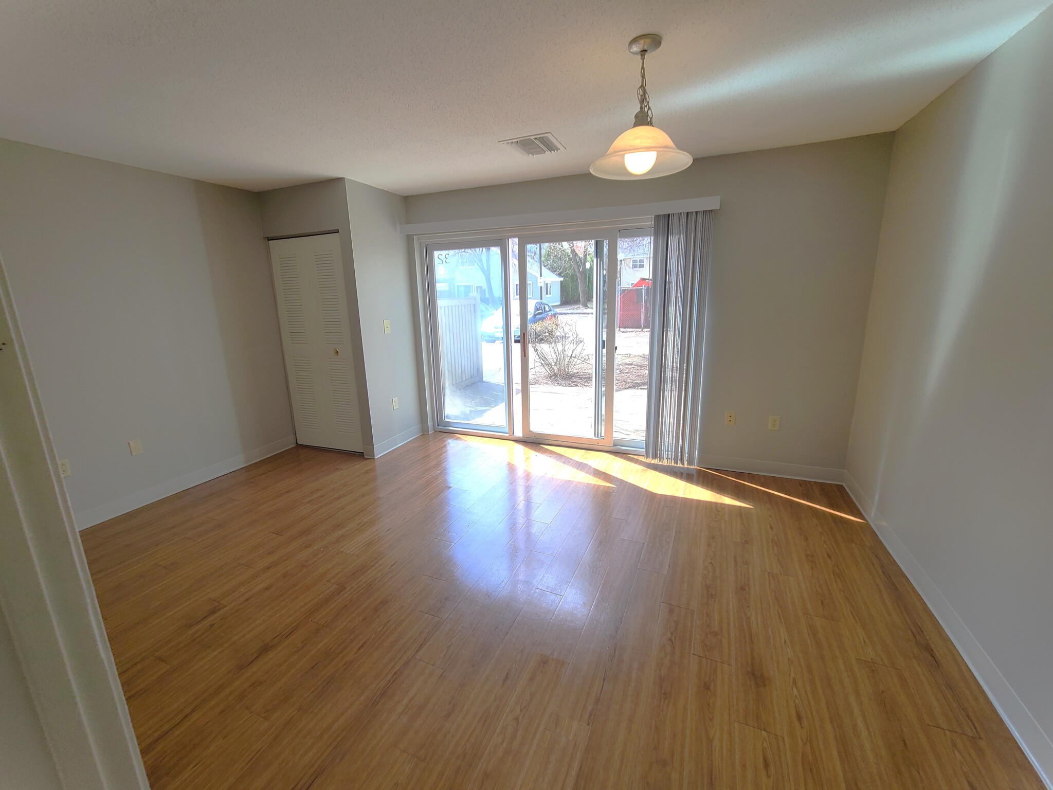 32 South Point Dr, Dorchester