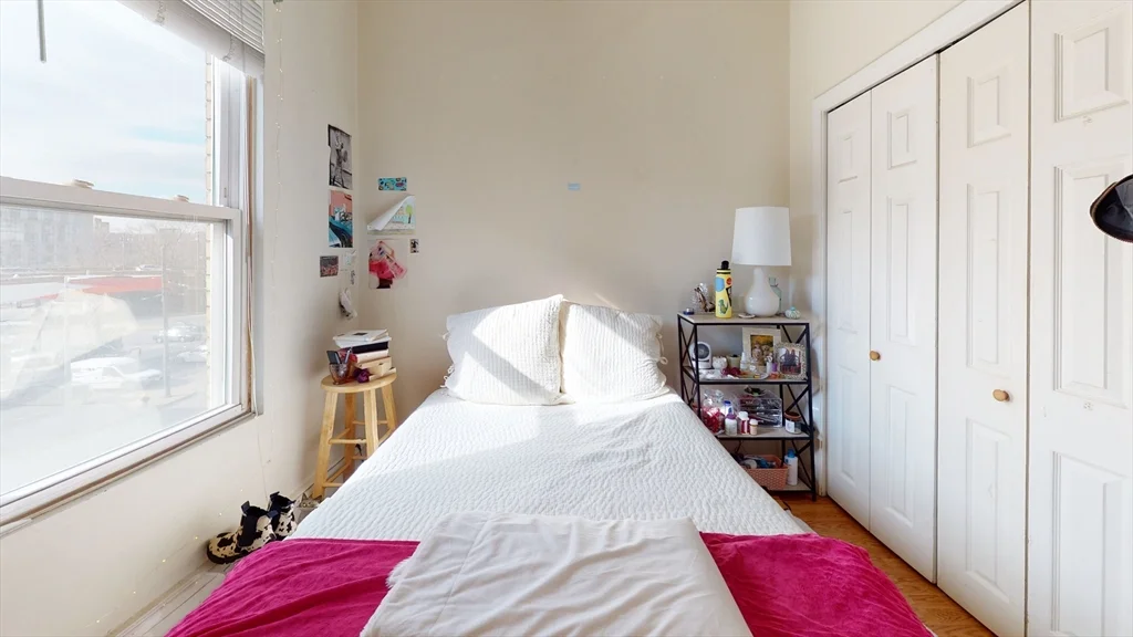 18 South Huntington Ave, Jamaica Plain