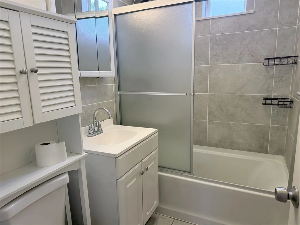 41 Daniels St, Medford