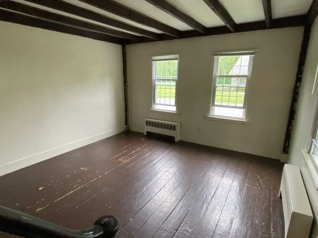 797 Main St, Amherst