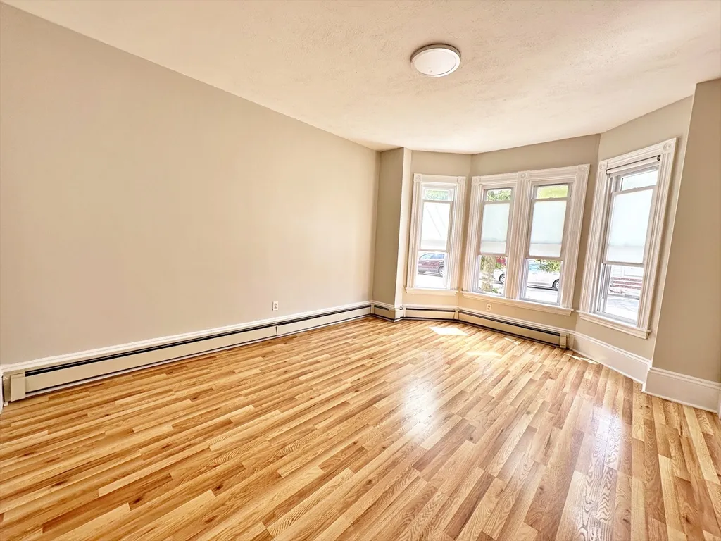 466 Sumner St, East Boston