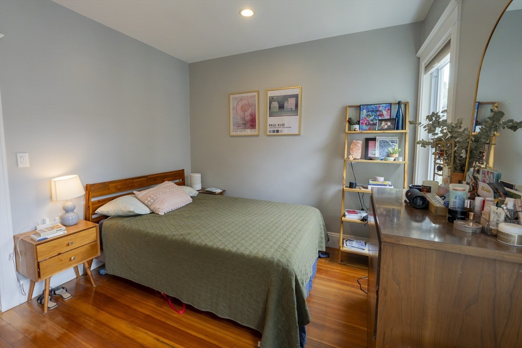 15 Castleton St, Jamaica Plain