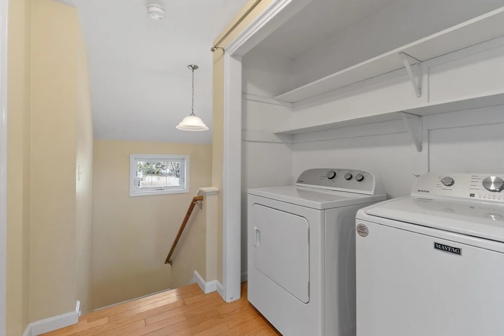 27 Pine St, Pepperell