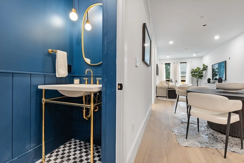 1114 Beacon St, Newton Center