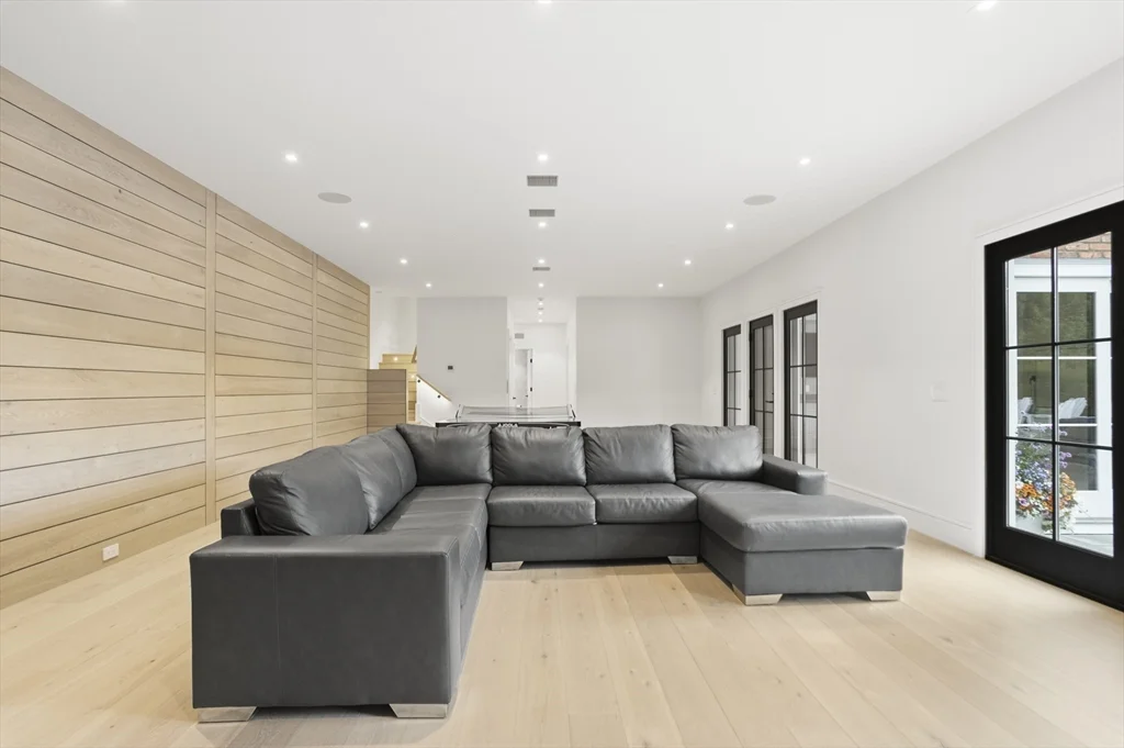 3 Old Mill Ct, Nantucket