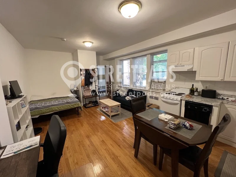 1163 Beacon St, Longwood