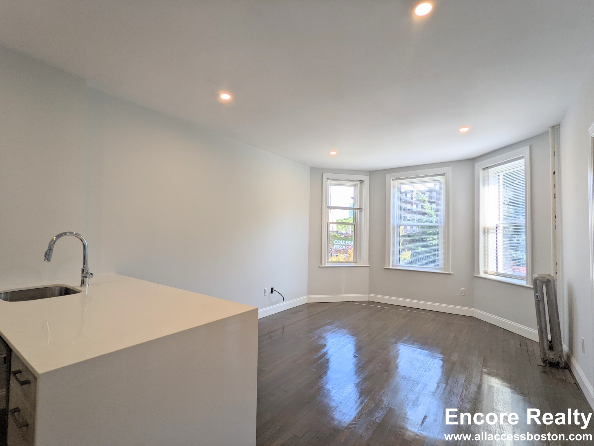 55 Queensberry St, Fenway