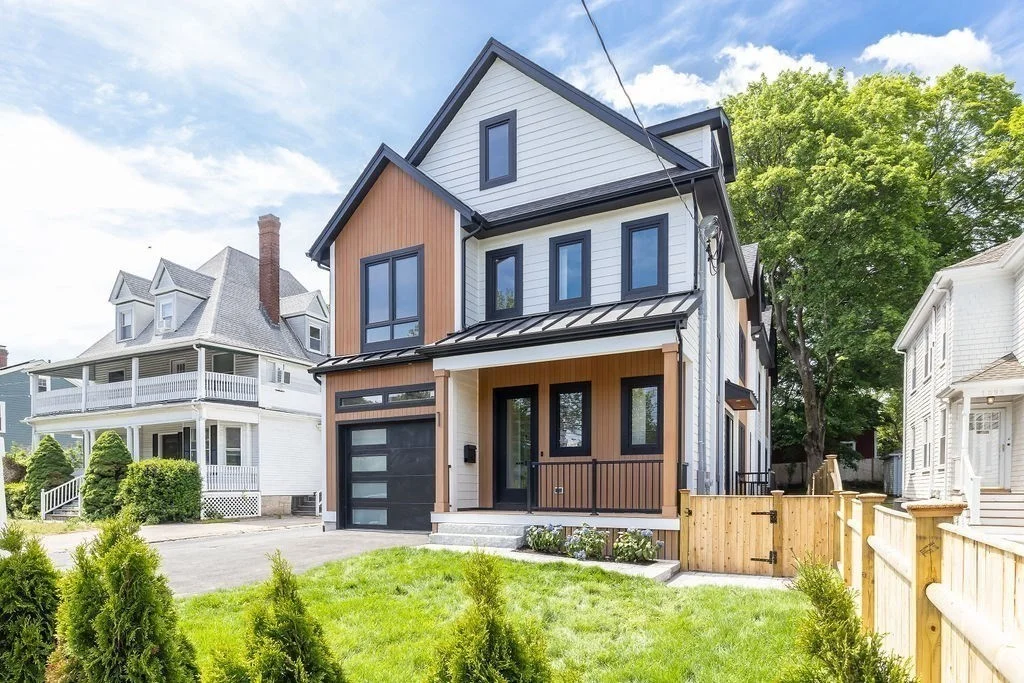 1597 Centre St, Newton Highlands
