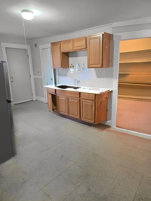 263 Elm St, Holyoke