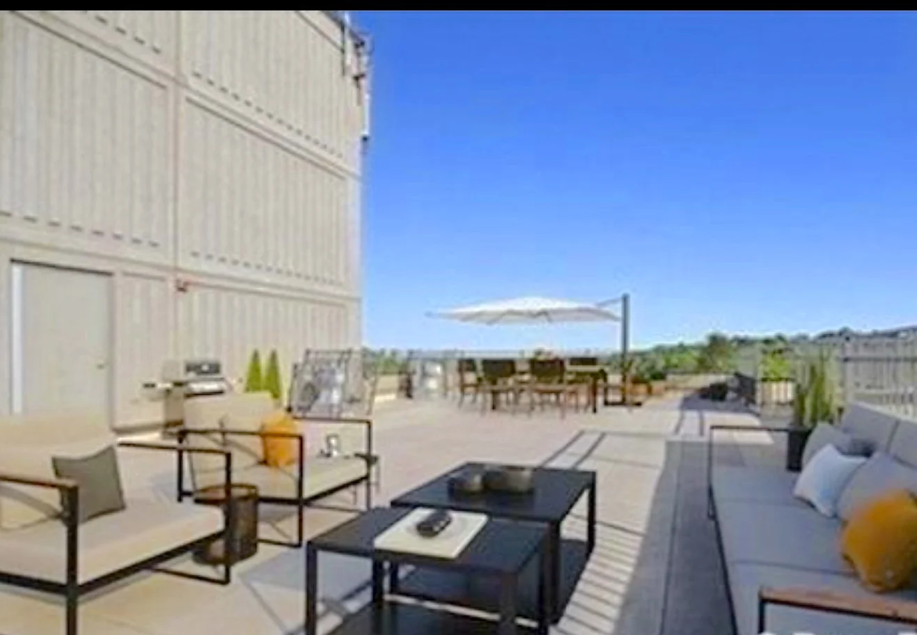 1731 Beacon St, Washington Square