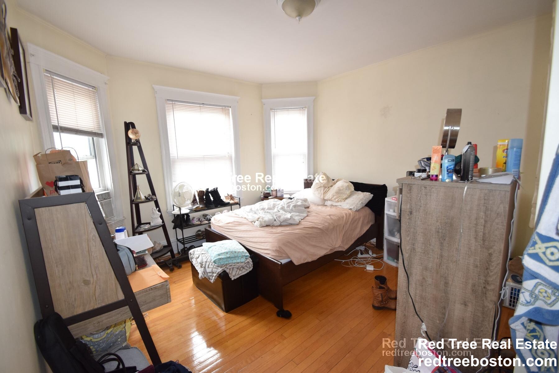 331 Faneuil St, Oak Square