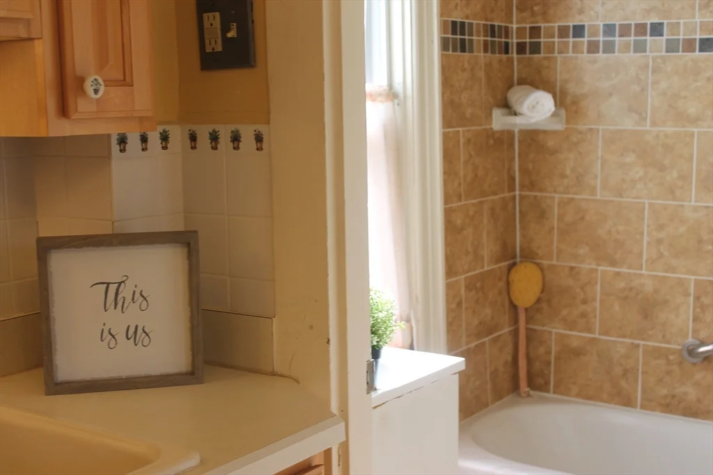 112 Cottage St, Franklin