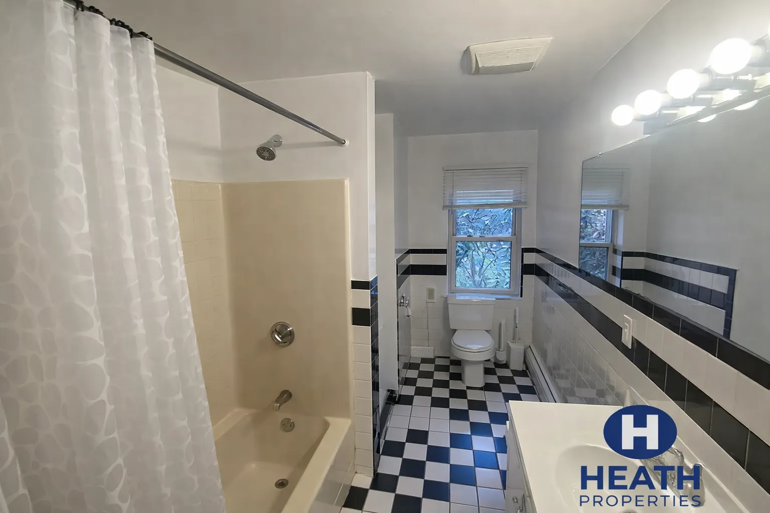 24 Saint Cyprians Pl, Roxbury