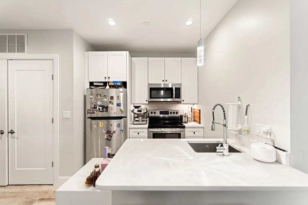 1457 Tremont St, Mission Hill