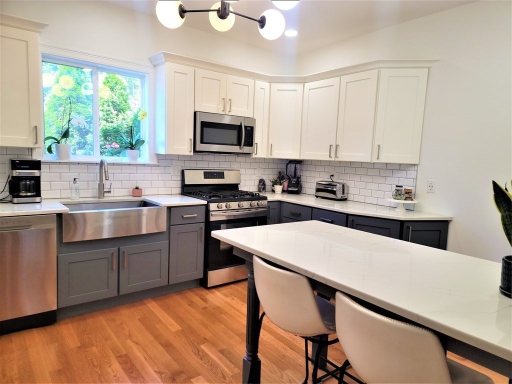 13 Belknap St, Dedham