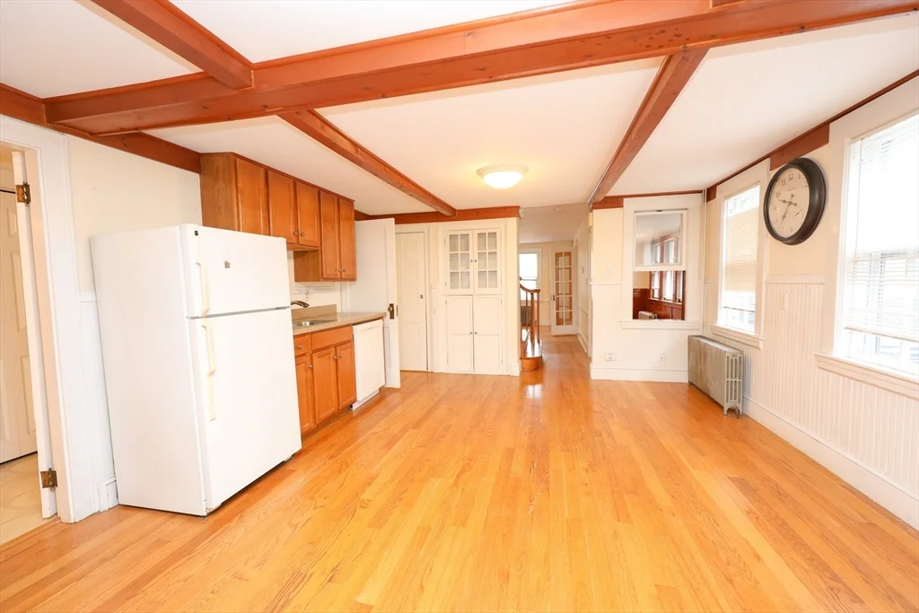 148 Neponset, Canton