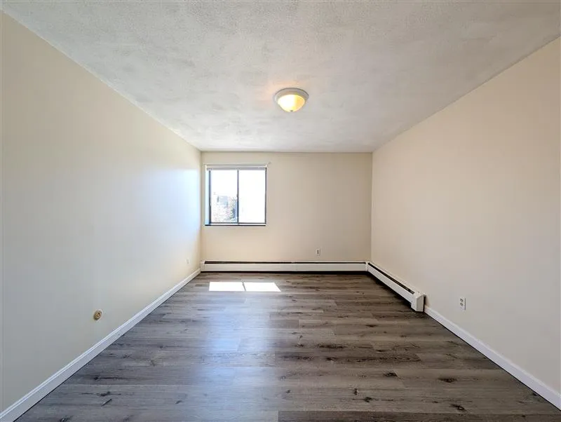 86 Newbury St, Teele Square