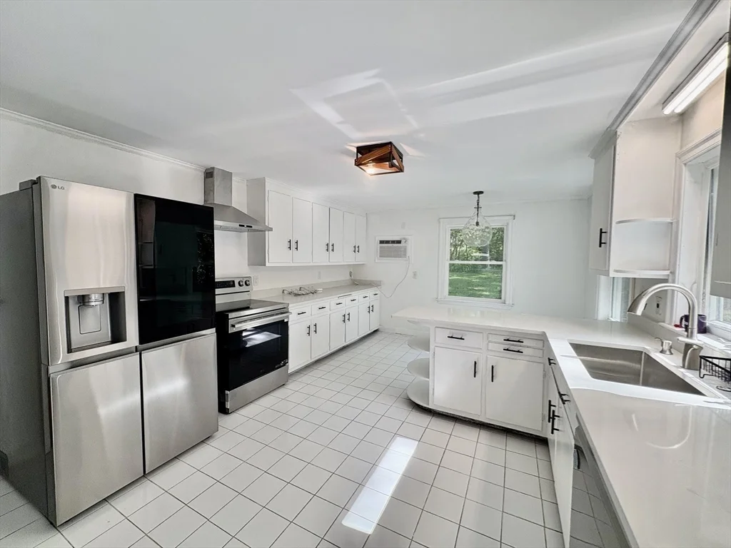 379 Newton St, Chestnut Hill