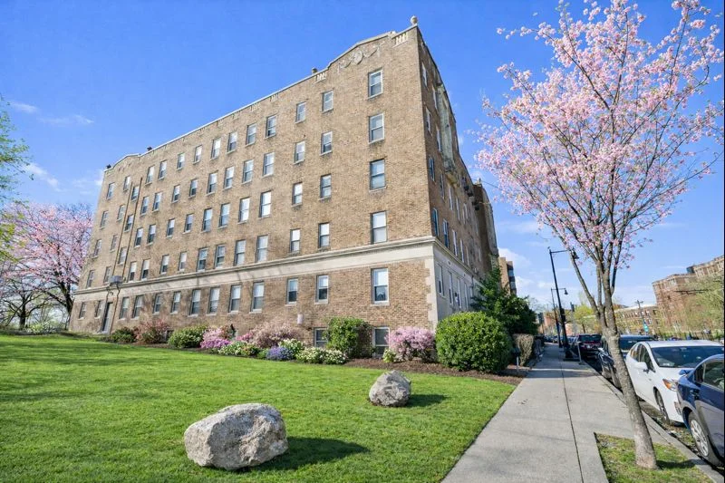 1940 Commonwealth Ave, Brighton