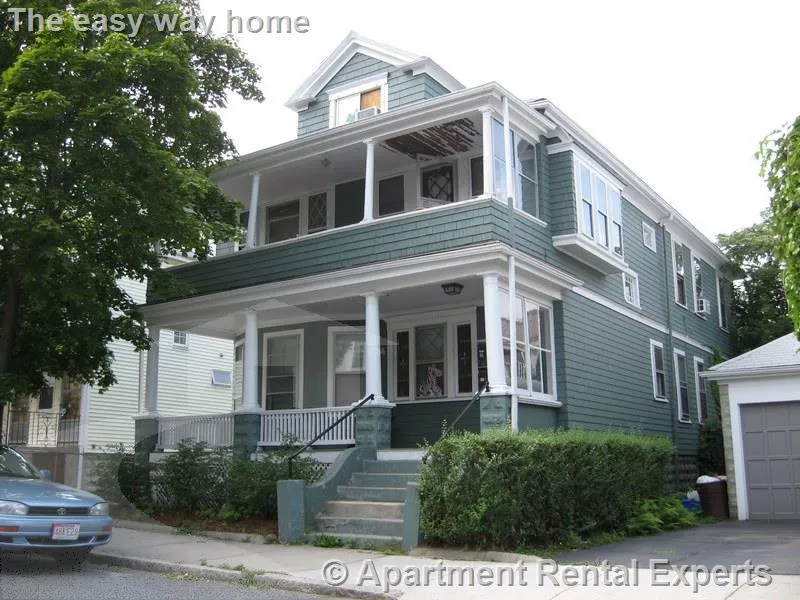 34 Leonard St, Tufts