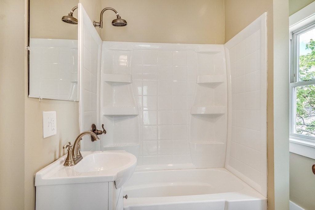 48 Ashland St, Malden