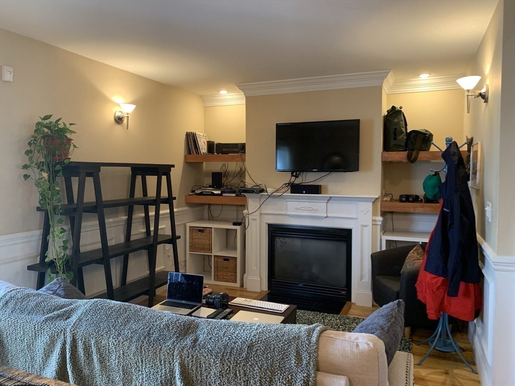 22 Ward St, South Boston