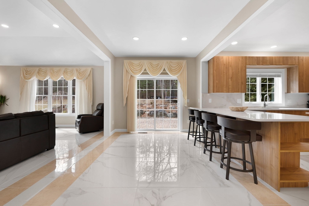 60 Shufelt Rd, South Walpole