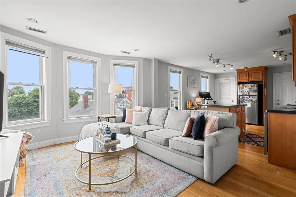 87 M St, South Boston