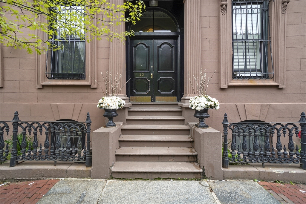 42 West Newton, South End