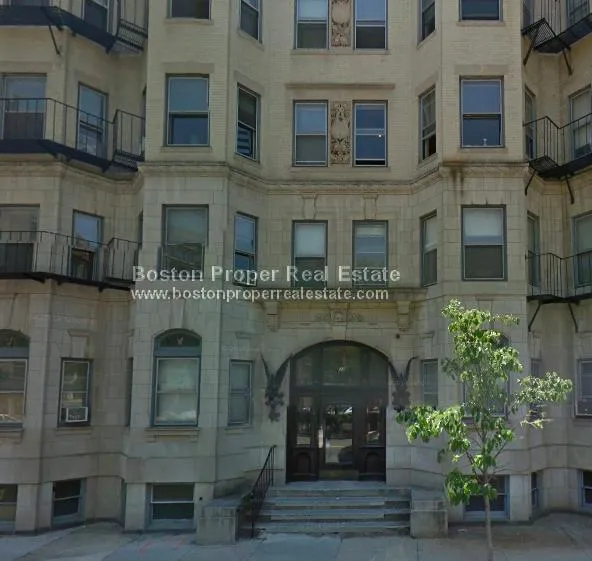 28 Westland Ave, Fenway