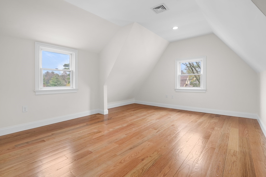 653 Chestnut St, Newton