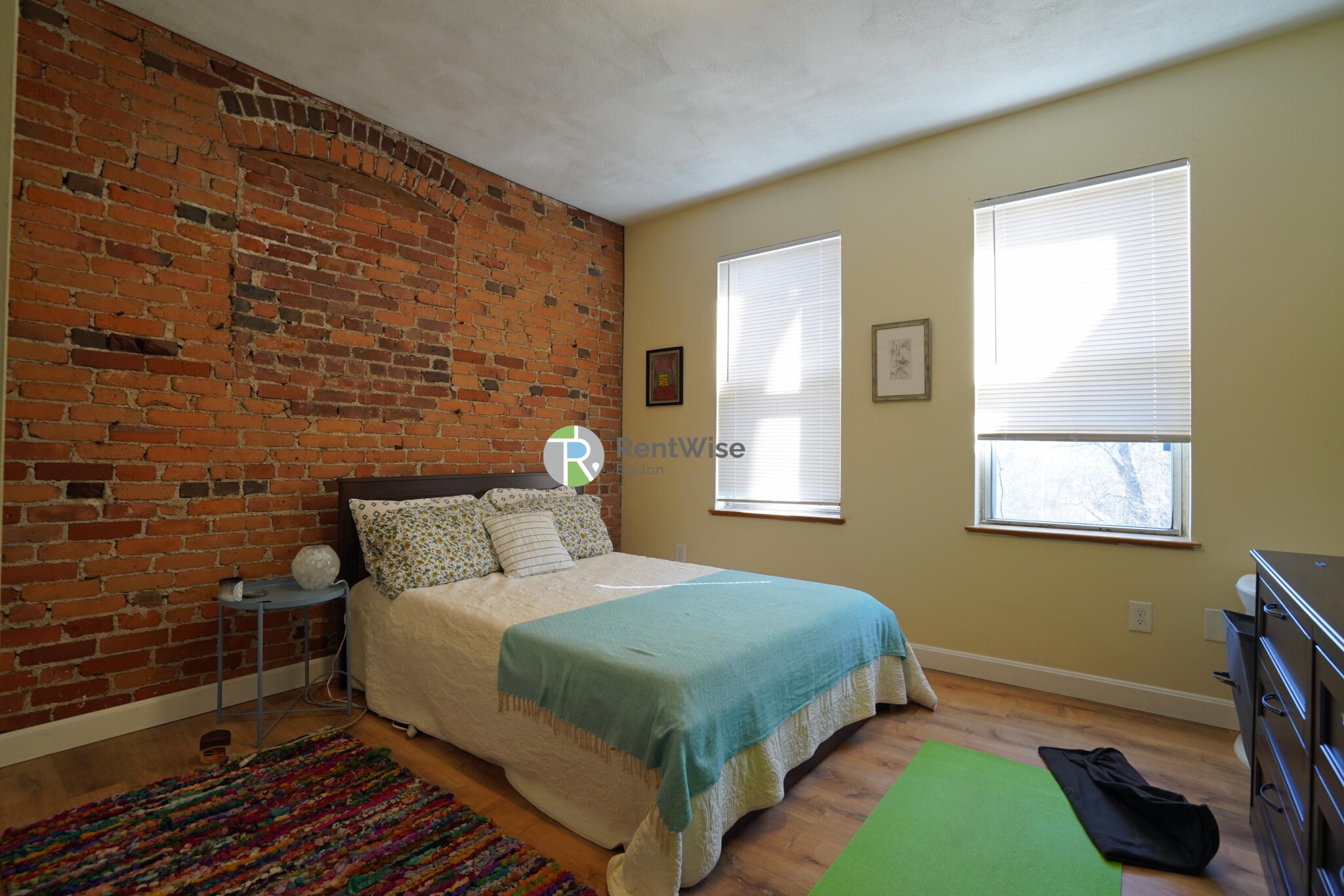 14 Lorraine Ter, Allston