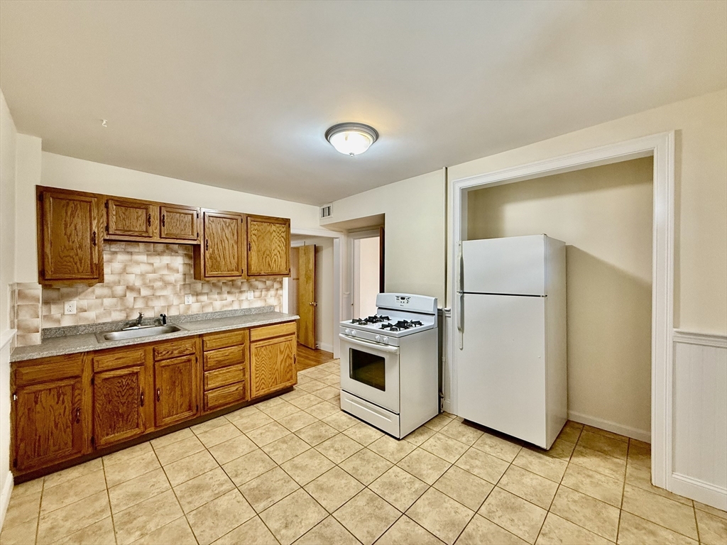 724 Cambridge St, Wellington-Harrington