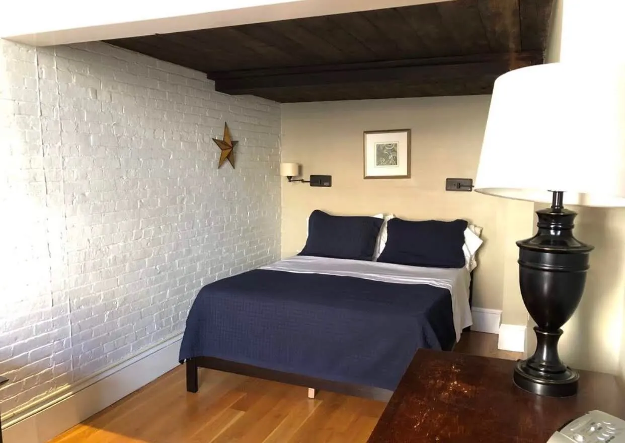 113 Beacon St, Back Bay