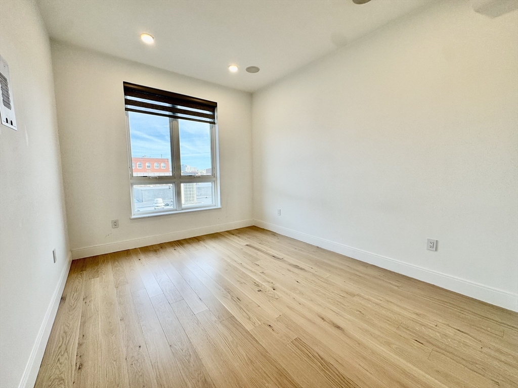 20 West Fifth St, South Boston