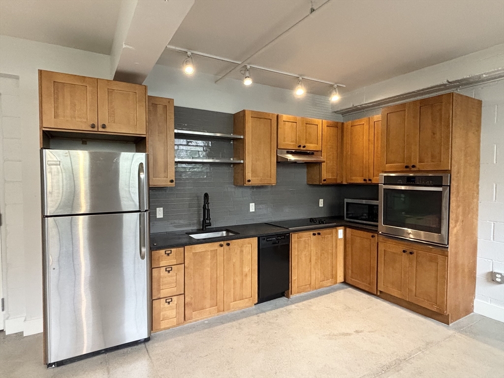 20 Sunnyside St, Jamaica Plain