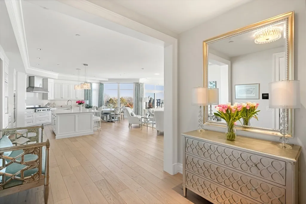 35 Littles Point Rd, Swampscott