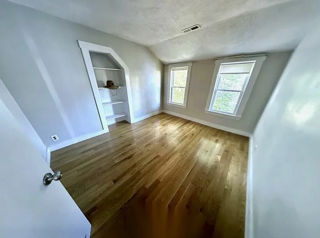 14 Dow St, West Somerville