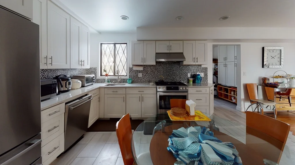 22-24 Broadlawn Park, Chestnut Hill
