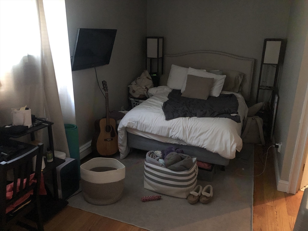 219 Bolton St, South Boston