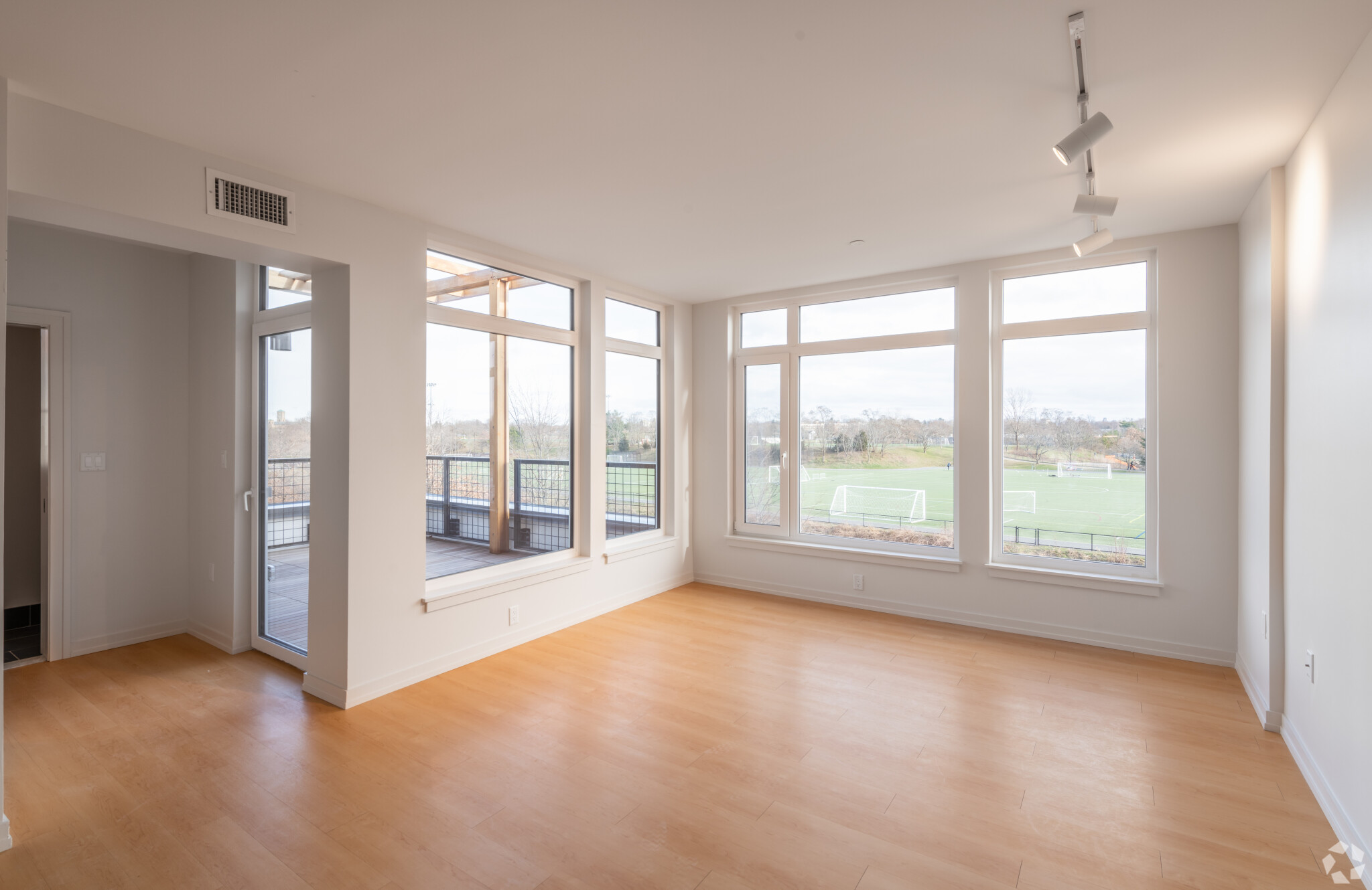 77 New St, Neighborhood Nine