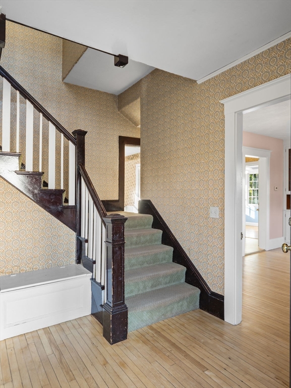 14 R Charles St, Danvers