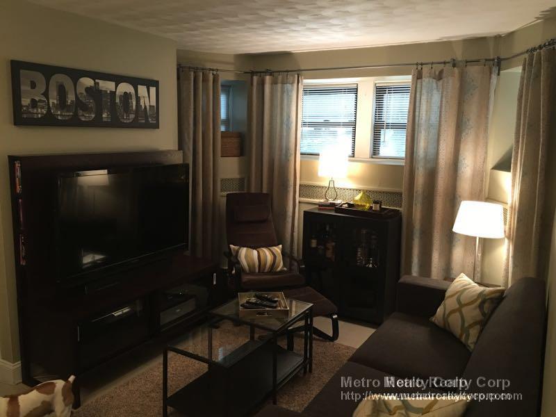 5165 Washington St, West Roxbury