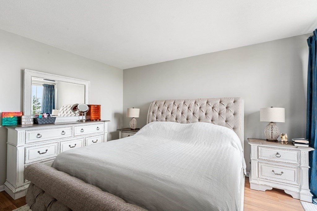 100 Marina Dr, Quincy