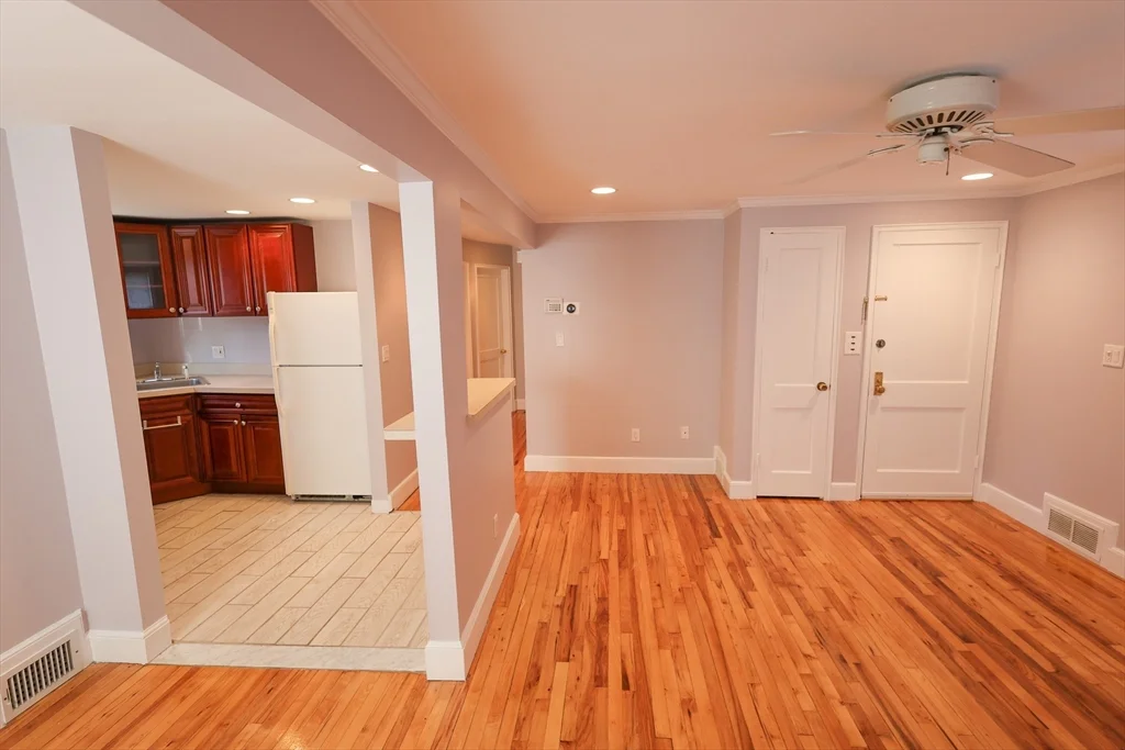 33 Paragon Rd, West Roxbury