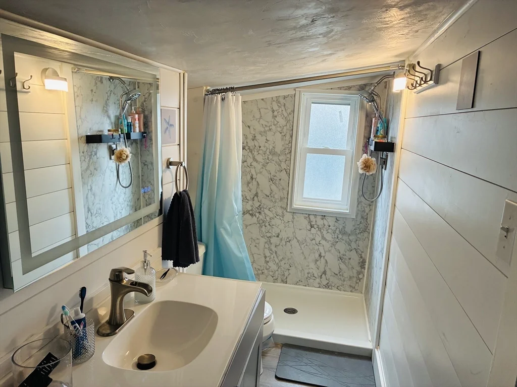 13 Hideaway Village, Bourne